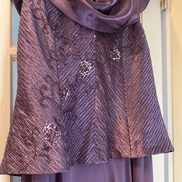 Purple dress - Picture 4 of 12